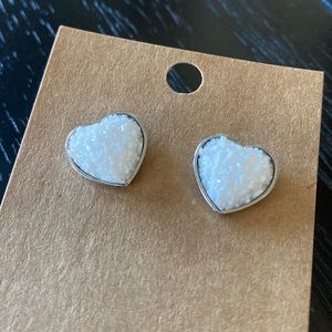 white druzy style heart stud earrings-NWT